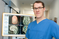 PD Dr. Marec von Lehe ist Oberarzt in der Klinik für Neurochirurgie und Spezialist für Epilepsiechirurgie